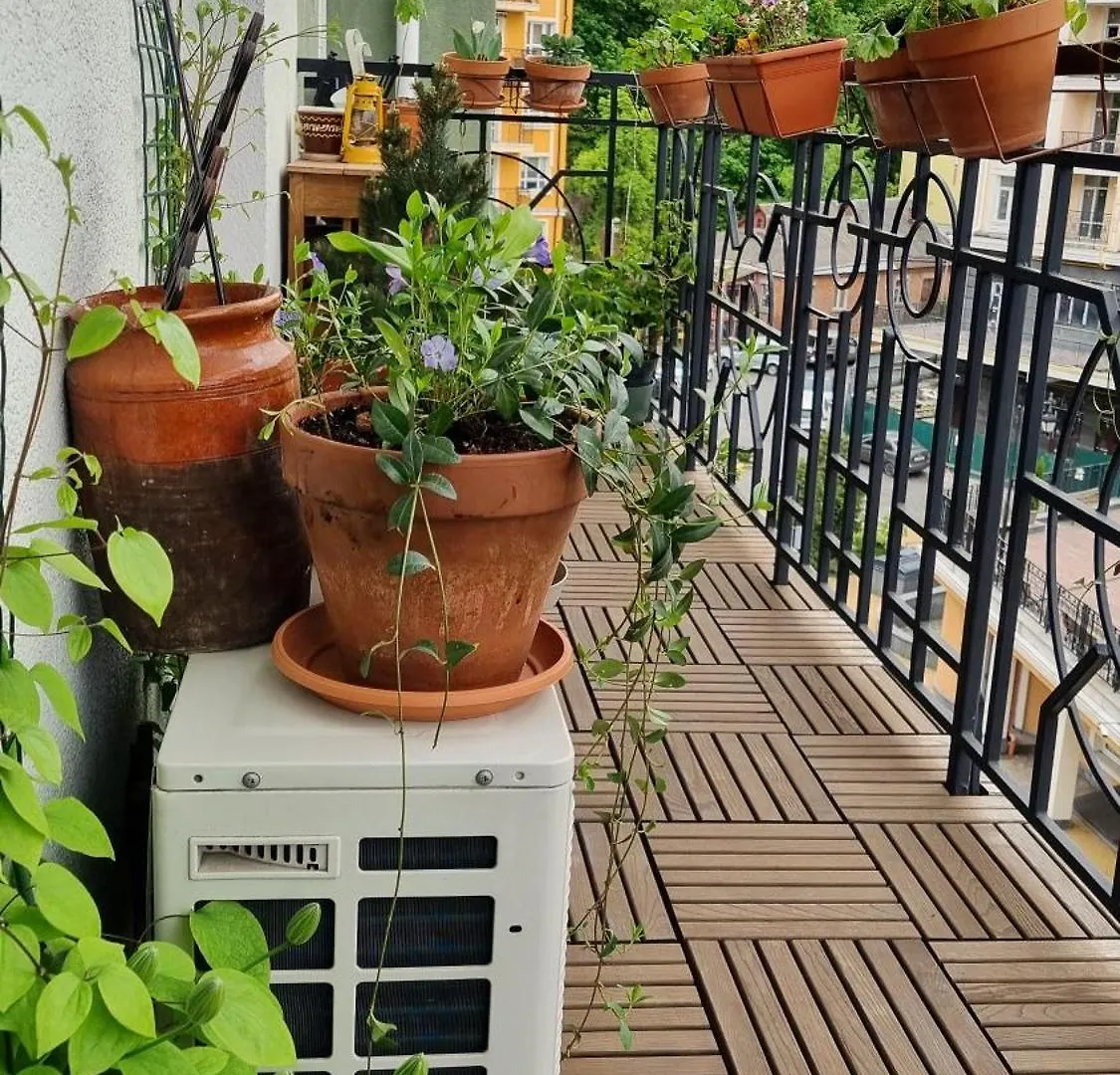 Kyiv Jungle Apartment