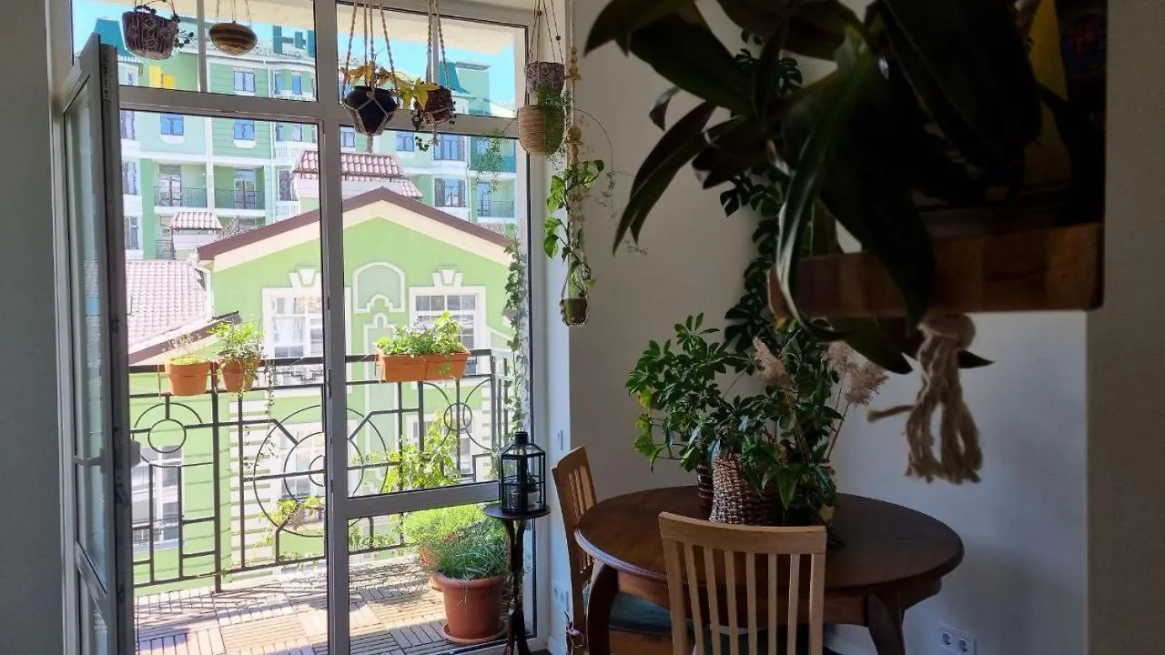 Kyiv Jungle Apartment